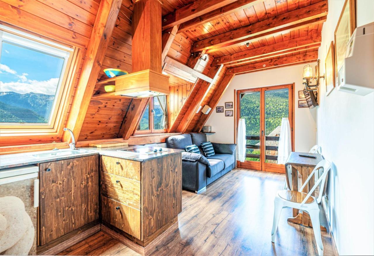 Apartamentos Aran Montcorbau Luaran gambar