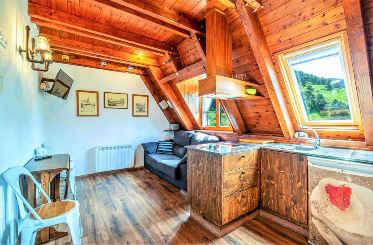 Apartamentos Aran Montcorbau Luaran gambar
