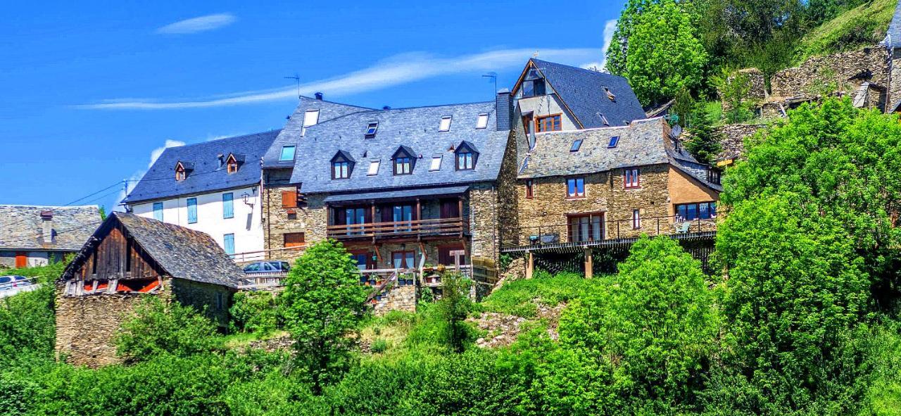 Apartamentos Aran Montcorbau Luaran gambar