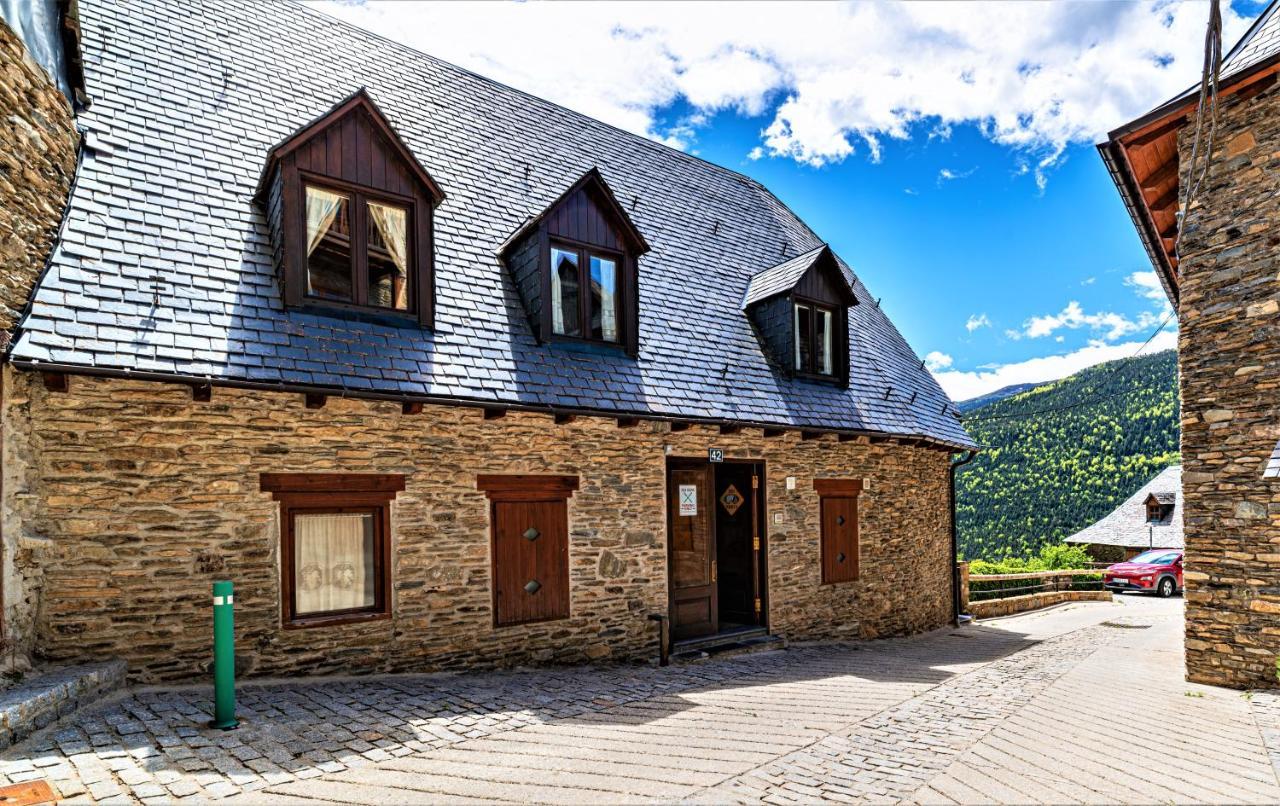 Apartamentos Aran Montcorbau Luaran gambar