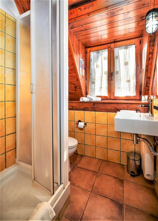 Apartamentos Aran Montcorbau Luaran gambar