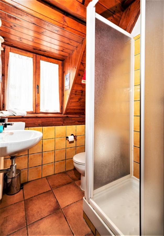Apartamentos Aran Montcorbau Luaran gambar