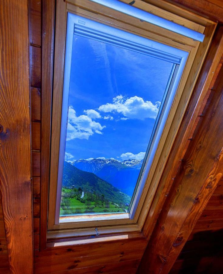 Apartamentos Aran Montcorbau Luaran gambar